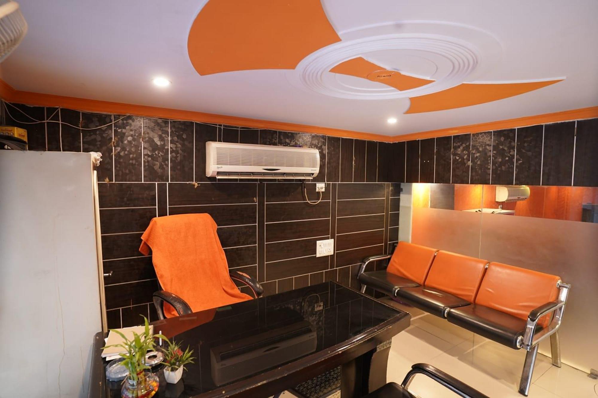 Hotel Tourist Palace New Delhi Extérieur photo