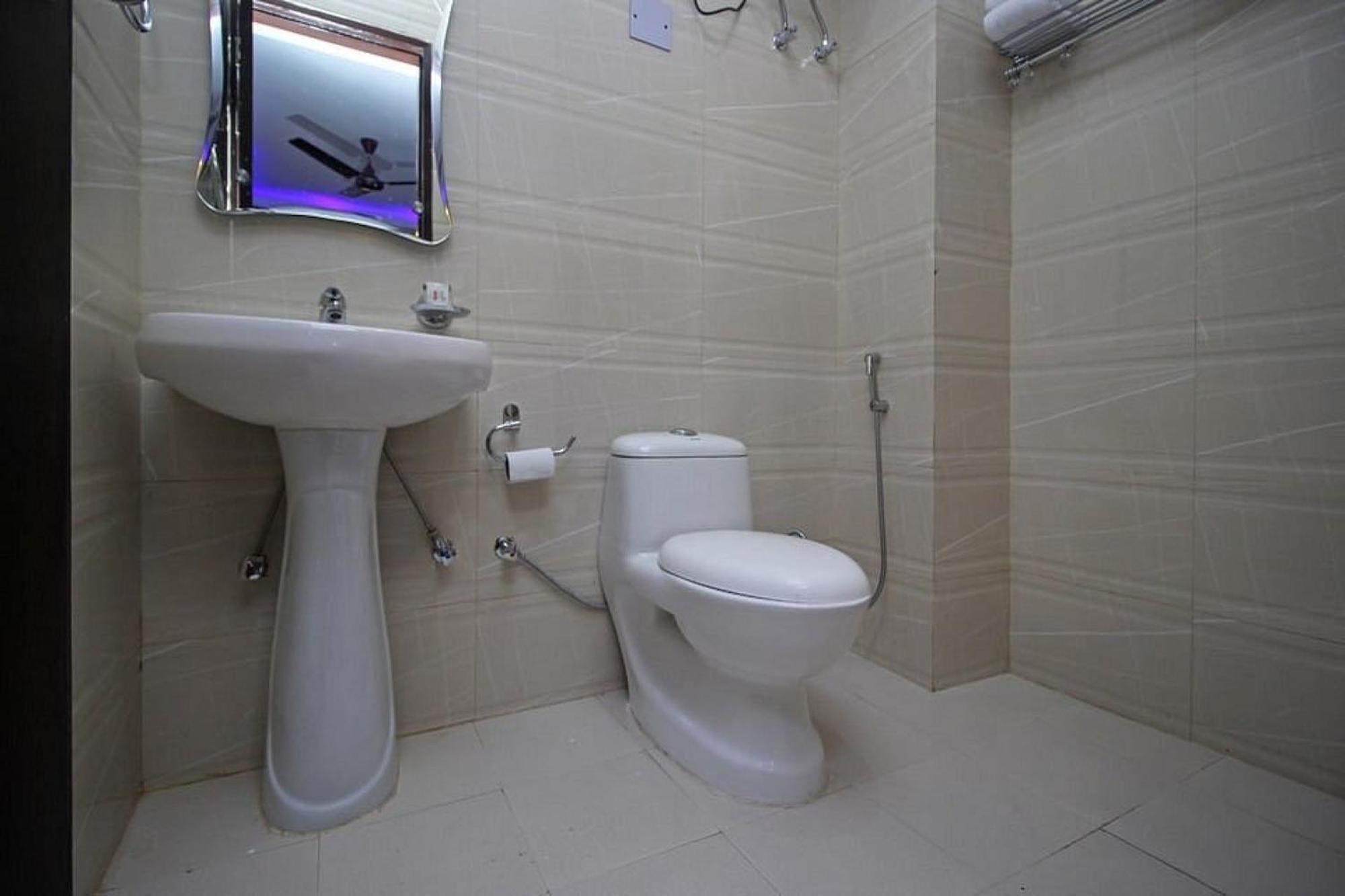 Hotel Tourist Palace New Delhi Extérieur photo
